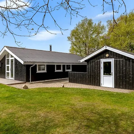 Eske - 200m To The Fjord By Interhome *